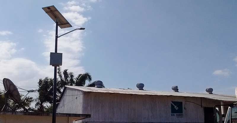 Proyecto de luminarias solares que se instaló en una bodega del programa Federal “Sin Hambre” en Santiago Tuxtla, Veracruz. 
                La luminaria solar que se instaló fue el modelo C-Led 23 con poste de 7 metros.