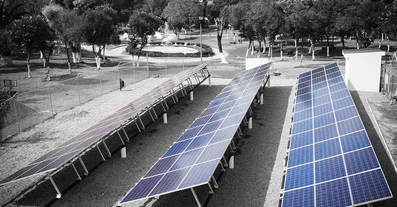 Paneles y luminaria solar, alumbrado público y generacion distribuida
